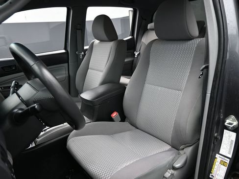 Used 2015 Toyota Tacoma PreRunner image 22