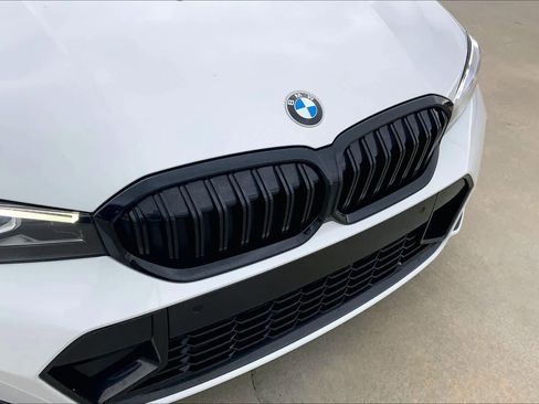 Used 2024 BMW 330i Sedan w/ M Sport Package RWD image 29