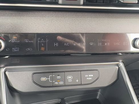 New 2026 Kia Carnival EX FWD image 28