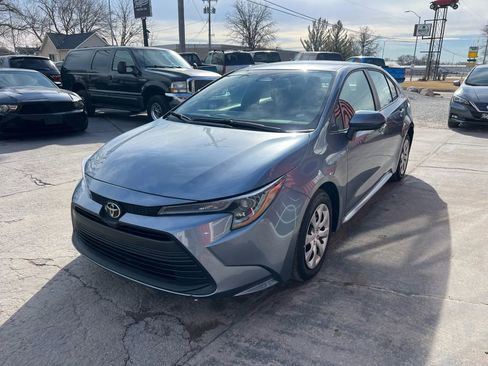 Used 2025 Toyota Corolla LE FWD image 4
