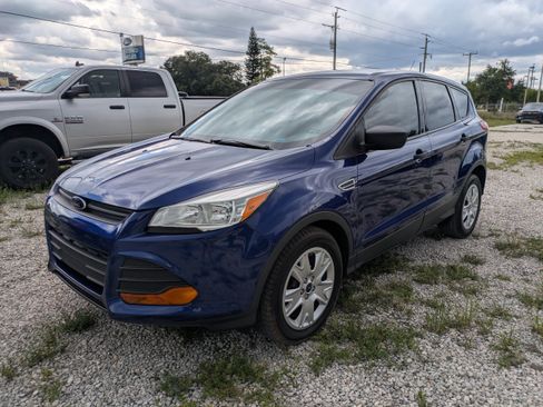 Used 2016 Ford Escape S FWD image 4