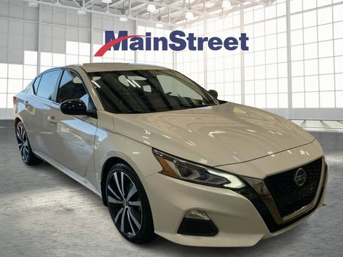 Used 2022 Nissan Altima 2.5 SR FWD image 7