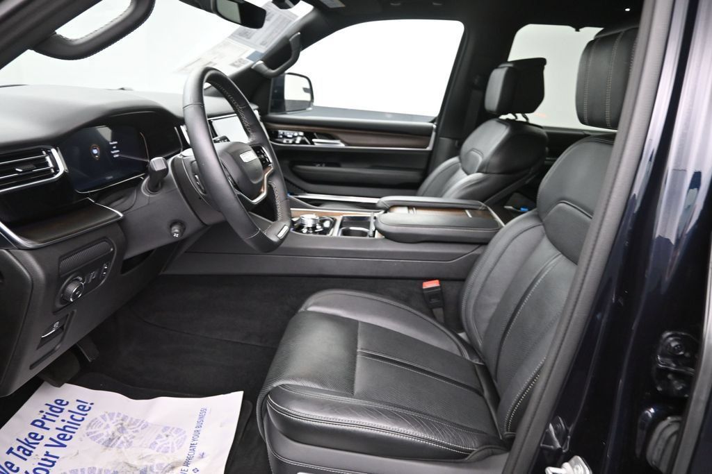 Used 2025 Jeep Grand Wagoneer 4WD image 11