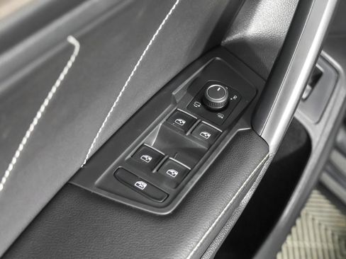 Used 2023 Volkswagen Tiguan SEL R-Line AWD/4WD image 36