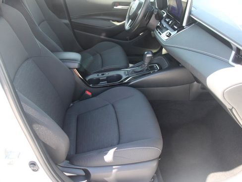 Certified 2025 Toyota Corolla SE FWD image 19