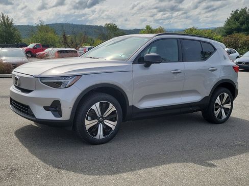 Used 2023 Volvo XC40 Recharge Plus w/ Protection Package Premier image 2