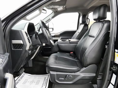 Used 2017 Ford F250 Lariat w/ Chrome Package image 12