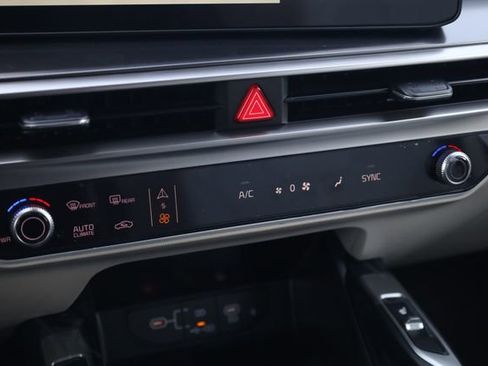 New 2026 Kia Sorento S w/ S Panoramic Sunroof Package image 18