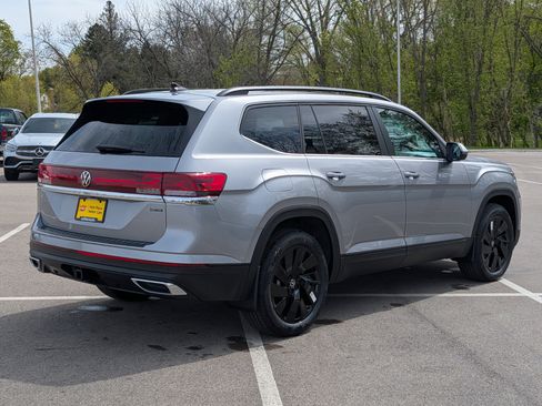 New 2026 Volkswagen Atlas SE AWD/4WD image 2