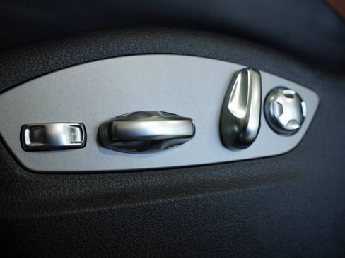 Certified 2025 Porsche Macan image 33