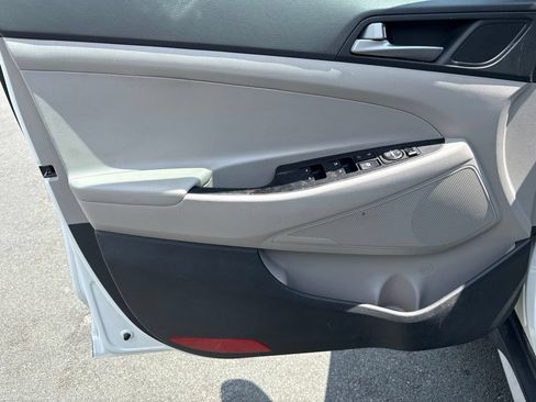 Used 2018 Hyundai Tucson Value FWD image 24