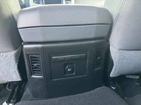 Used 2015 RAM 1500 Classic SLT w/ Luxury Group image 20