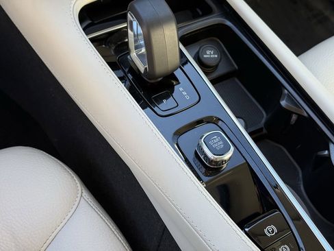 Certified 2024 Volvo XC90 B5 Core w/ Protection Package Premier image 19