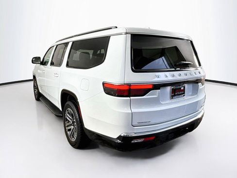 Used 2023 Jeep Wagoneer L Series II AWD/4WD image 3