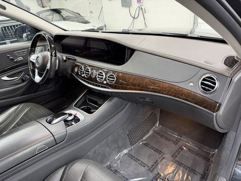 Used 2019 Mercedes-Benz S 560 4MATIC Sedan w/ AMG Line Exterior image 18