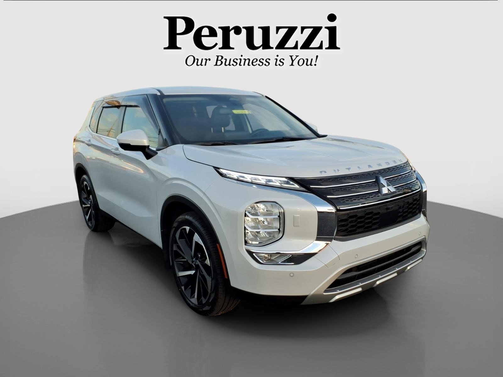 Used 2023 Mitsubishi Outlander SE AWD/4WD image 1