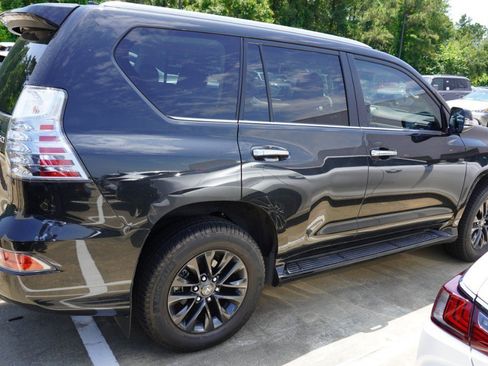 Certified 2023 Lexus GX 460 Premium w/ Premium Package AWD/4WD image 4
