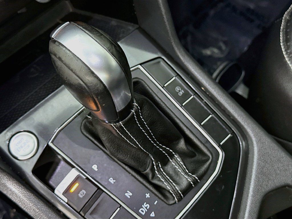 Used 2021 Volkswagen Tiguan SE AWD/4WD image 19