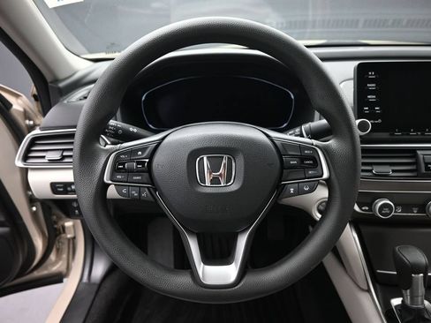 Used 2018 Honda Accord LX image 13