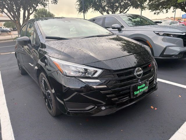 Used 2024 Nissan Versa SR FWD image 2