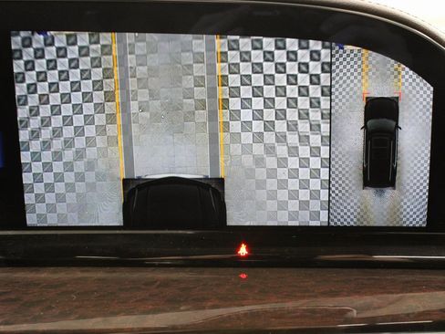 Used 2023 Cadillac Escalade Premium Luxury Platinum image 18