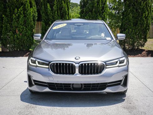 Used 2021 BMW 530i w/ Premium Package RWD image 3