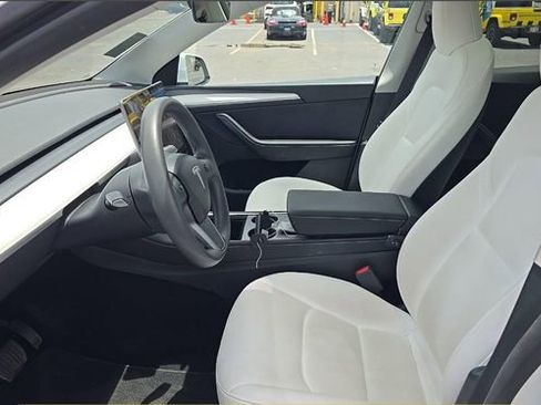 Used 2023 Tesla Model Y Long Range AWD/4WD image 5