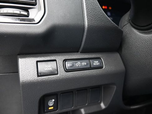 Used 2024 Nissan Frontier PRO-4X w/ Technology Package image 28