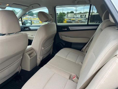 Used 2017 Subaru Outback 2.5i Premium AWD/4WD image 10