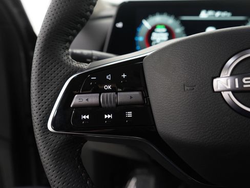 Used 2023 Nissan Ariya AWD image 26