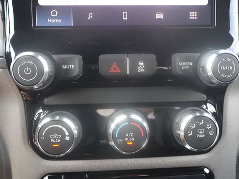 New 2026 RAM 3500 Tradesman w/ Chrome Appearance Group A AWD/4WD image 14