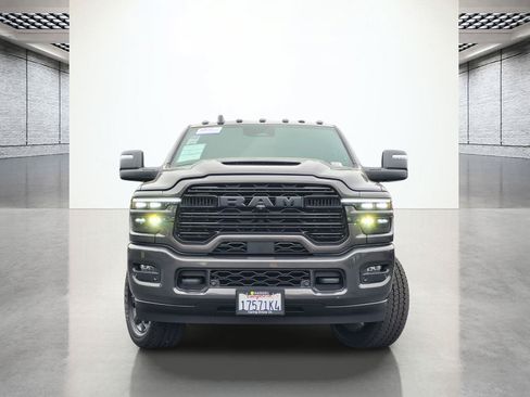 Used 2025 RAM 3500 Laramie AWD/4WD image 4