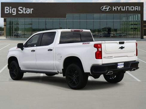 Used 2025 Chevrolet Silverado 1500 LT Trail Boss w/ LT Trail Boss Premium Package image 3