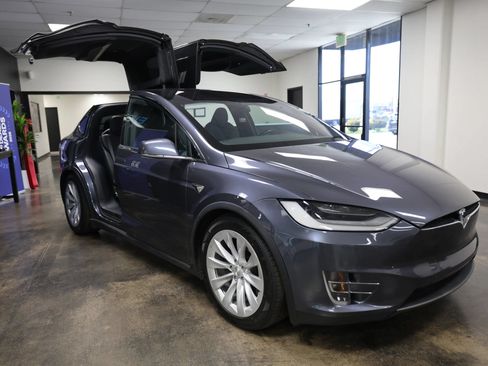 Used 2020 Tesla Model X Long Range AWD/4WD image 12