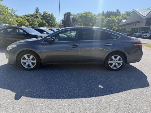 Used 2014 Toyota Avalon XLE FWD image 2