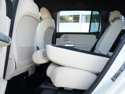 Used 2026 Mercedes-Benz GLB 250 image 32