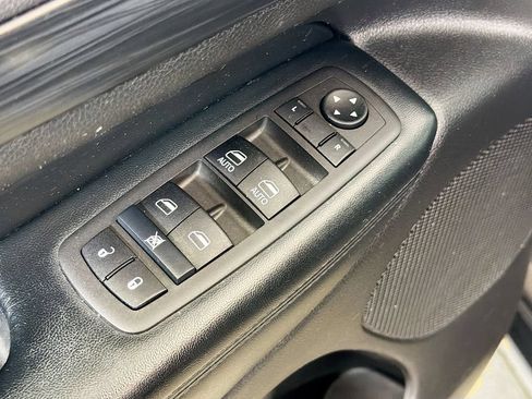 Used 2021 Jeep Grand Cherokee Laredo AWD/4WD image 18