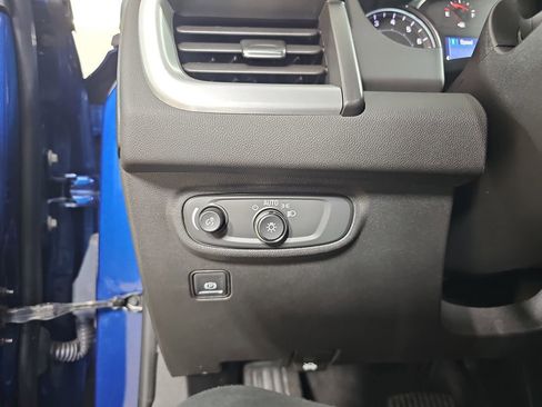 Used 2022 GMC Terrain SLE w/ Driver Convenience Package image 30