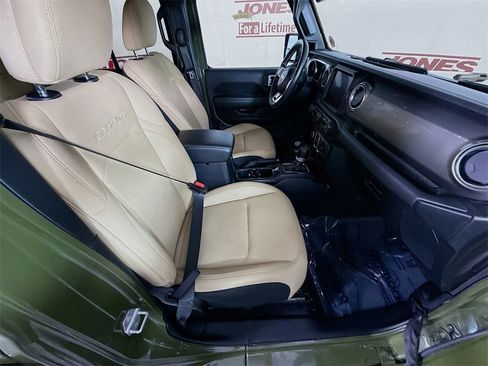 Used 2020 Jeep Wrangler Unlimited Sahara image 30