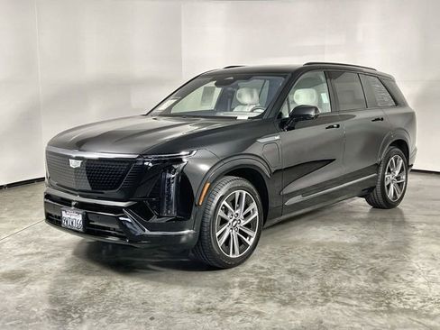 Used 2026 Cadillac Vistiq Sport image 4