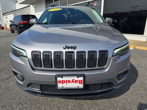 Used 2019 Jeep Cherokee Latitude Plus AWD/4WD image 4