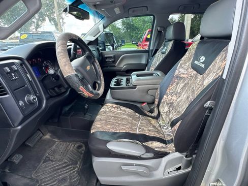 Used 2019 Chevrolet Silverado 2500 W/T AWD/4WD image 12