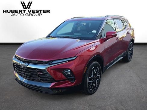 Used 2025 Chevrolet Blazer RS FWD image 2