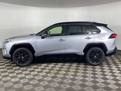 Used 2022 Toyota RAV4 XSE AWD/4WD image 3
