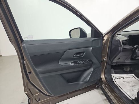 Certified 2025 Nissan Kicks S image 12