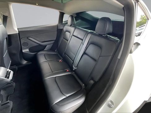 Used 2023 Tesla Model Y AWD image 19