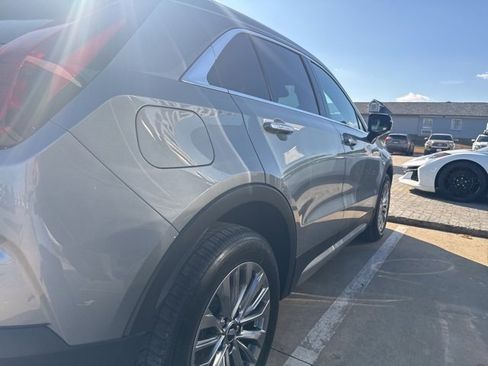 Used 2023 Cadillac XT4 Premium Luxury image 6