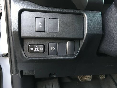 Used 2021 Toyota Tacoma SR5 AWD/4WD image 19