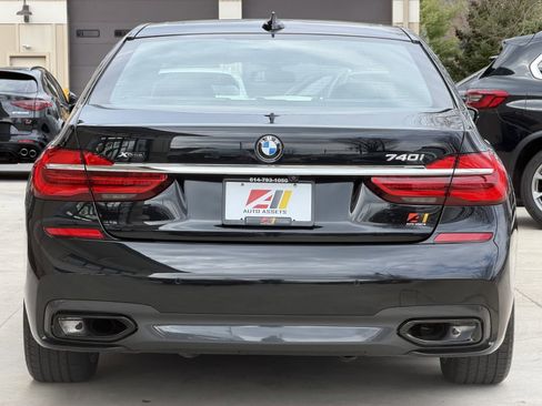 Used 2019 BMW 740i xDrive w/ M Sport Package image 7