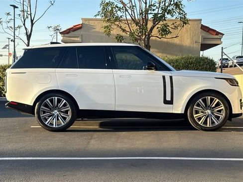 Certified 2023 Land Rover Range Rover SE image 6